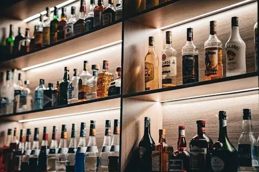 Whiskey Bar Ideas To Create A Stylish Speakeasy Experience At Home