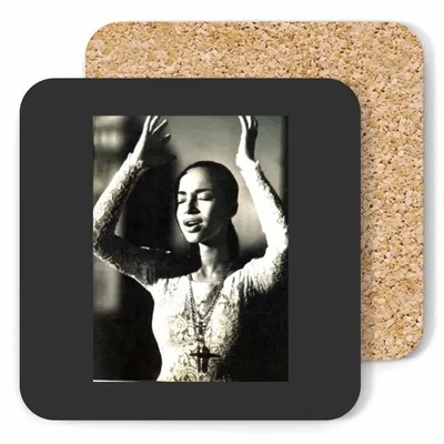 DIY Photo Coasters: Personalized Gifts, Easy To Make Steps And Waterproofing Tips DIY Photo Coasters: Personalized Gifts, Easy To Make Steps And Waterproofing Tips