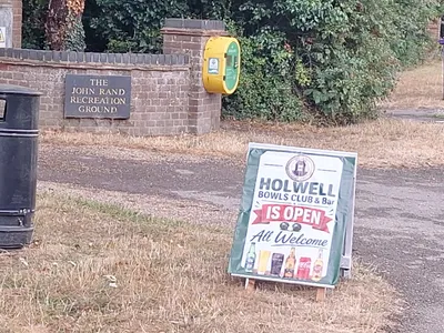 Custom Vinyl Banners - advertising sign on road