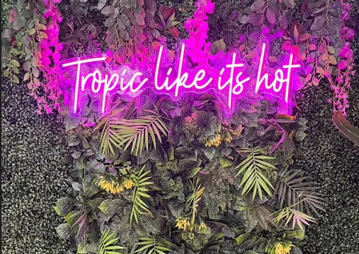 CustomCoastersNow.Com - Custom Neon Sign