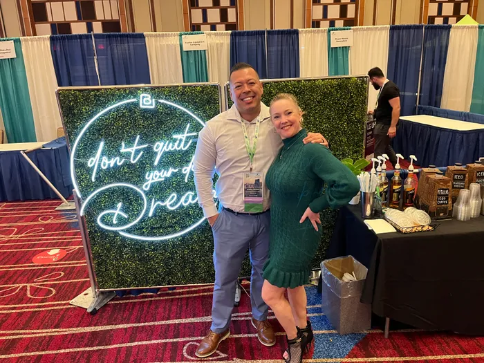 CustomCoastersNow.Com - Artwork Neon Sign