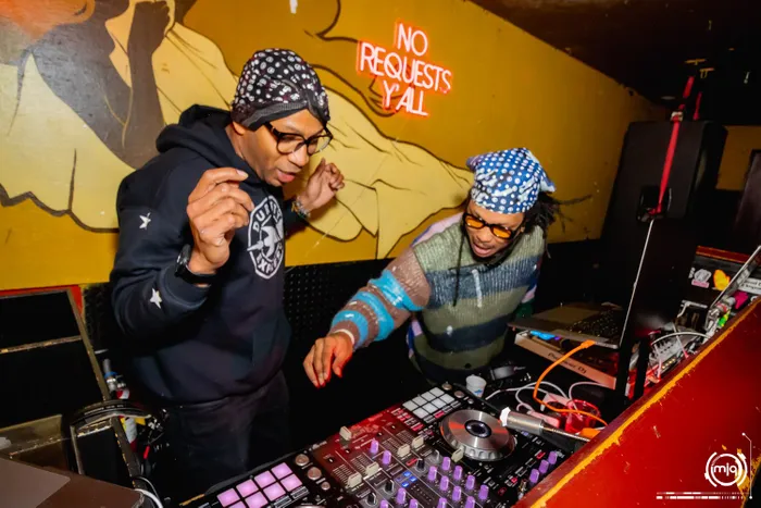 CustomCoastersNow.Com - Custom Neon Sign