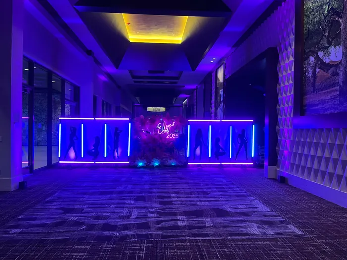 CustomCoastersNow.Com - Custom Neon Sign