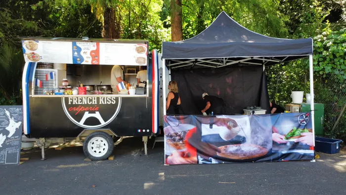 CustomCoastersNow.Com - Custom Fabric Banners