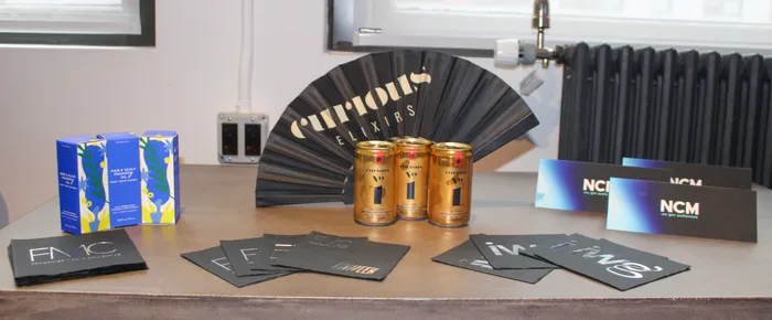 CustomCoastersNow.Com - Custom Foil Stamped Beverage Napkin