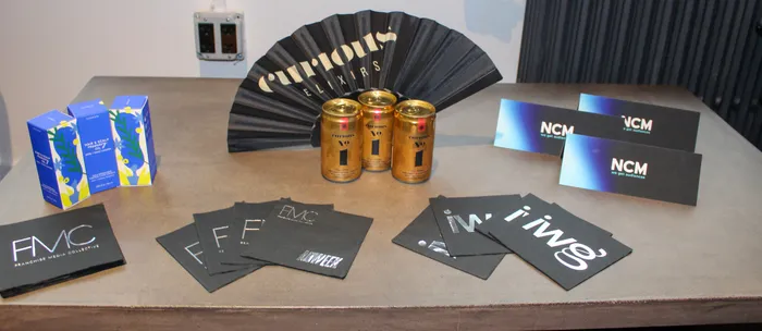 CustomCoastersNow.Com - Custom Foil Stamped Beverage Napkin