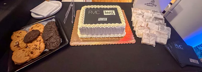 CustomCoastersNow.Com - Custom Foil Stamped Beverage Napkin