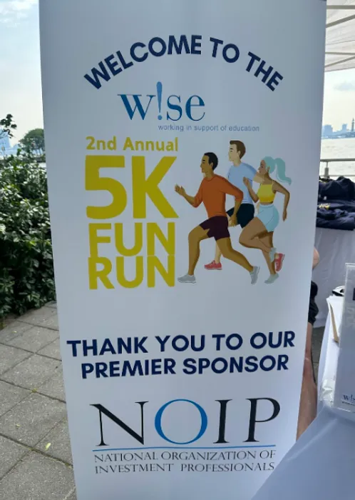 CustomCoastersNow.Com - Roll Up Banner Stands