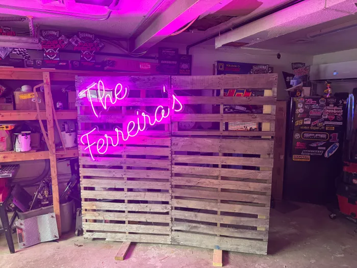 CustomCoastersNow.Com - Custom Neon Sign