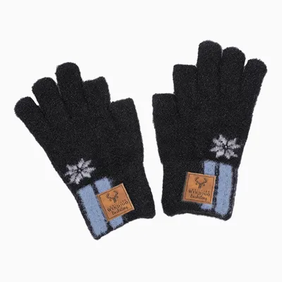 Impeccable Crystal Yarn Gloves